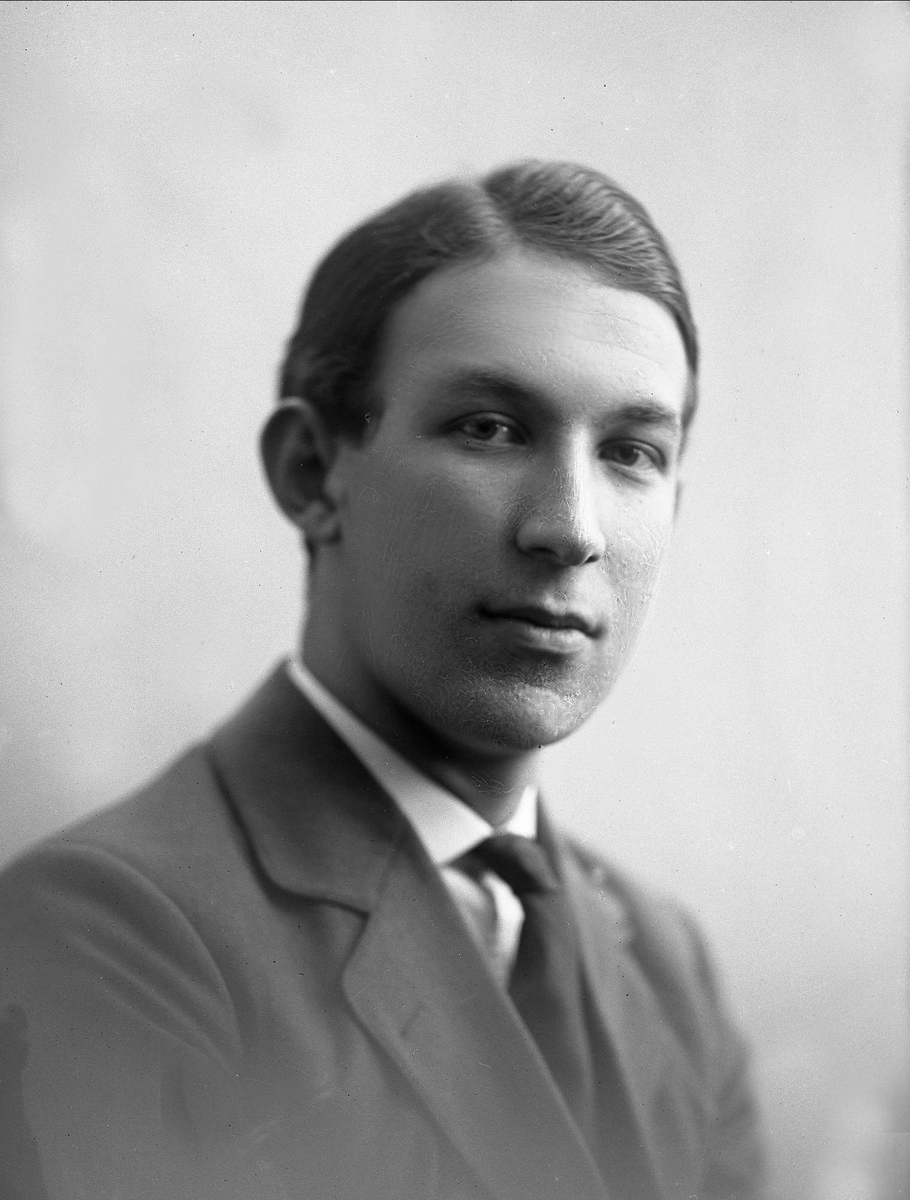 Gustav Borgen, NFB.47875