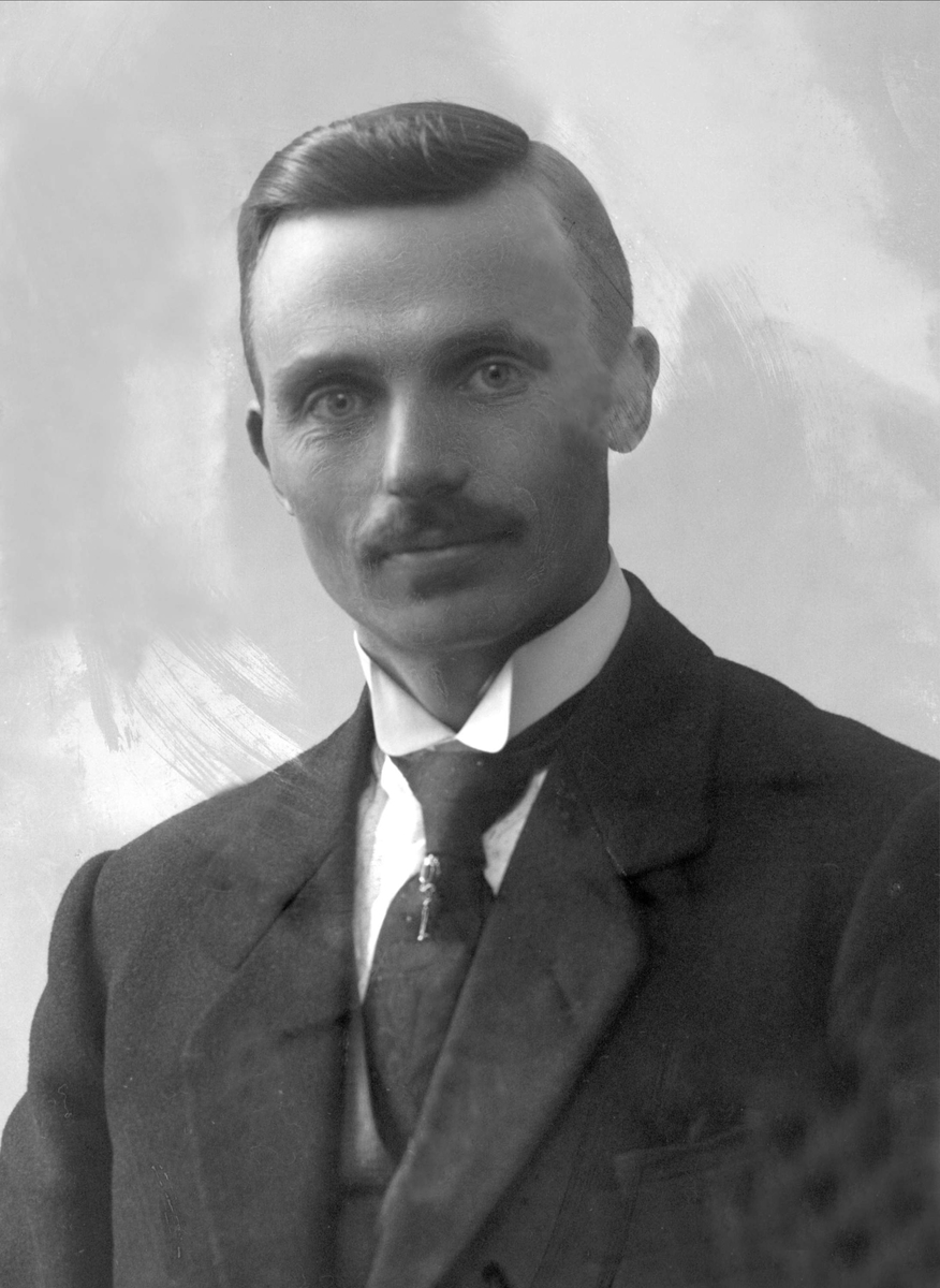 Gustav Borgen, NFB.37023