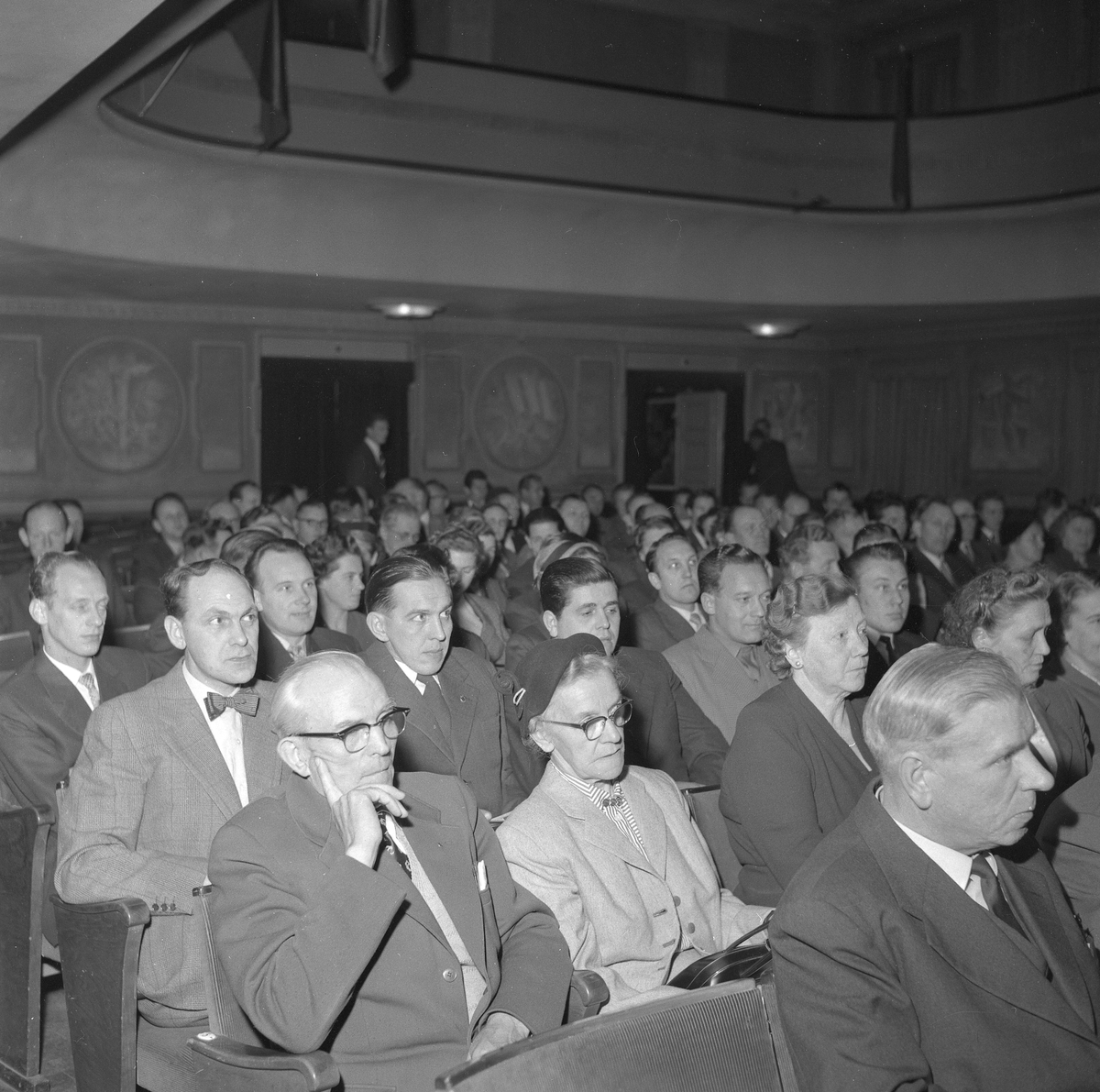 Örebro Kuriren, Metall-fest på Folkets hus. Oktober 1956.