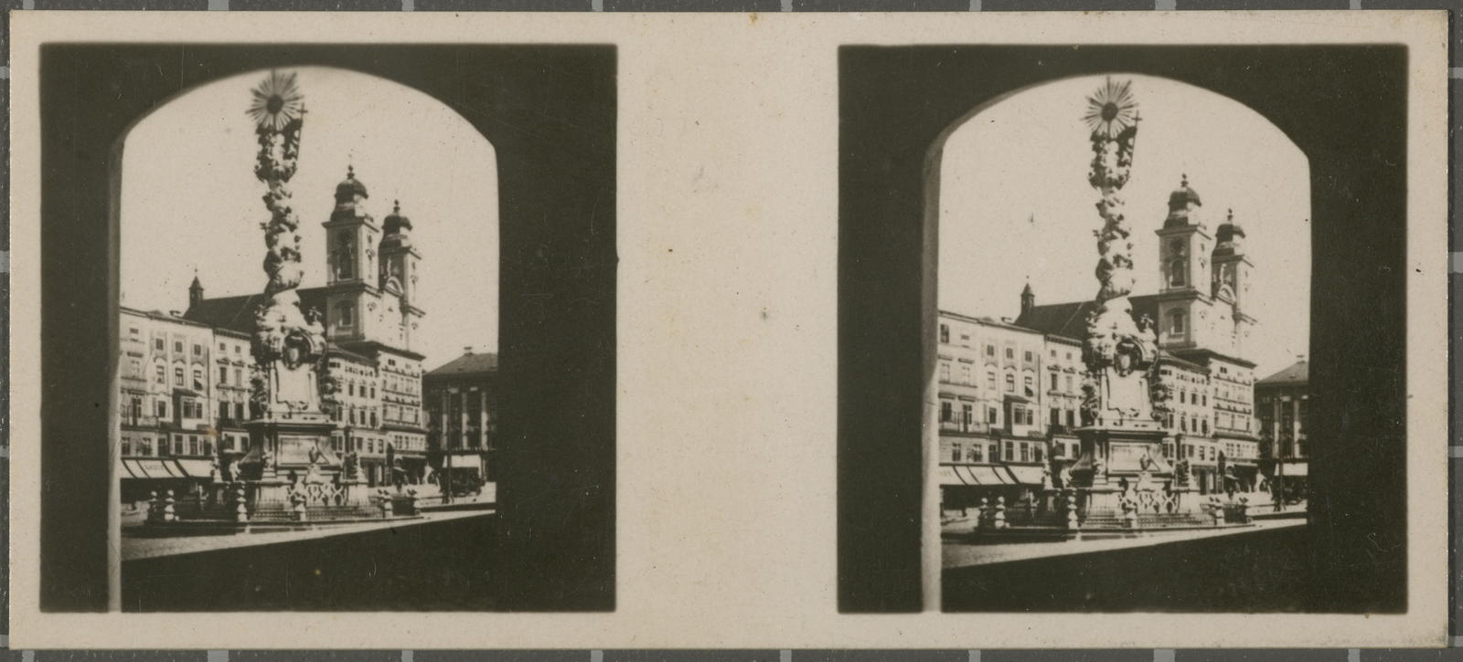 Desconegut, N.º 49. Linz. - Plaza y Columna de la Santísima Trinidad