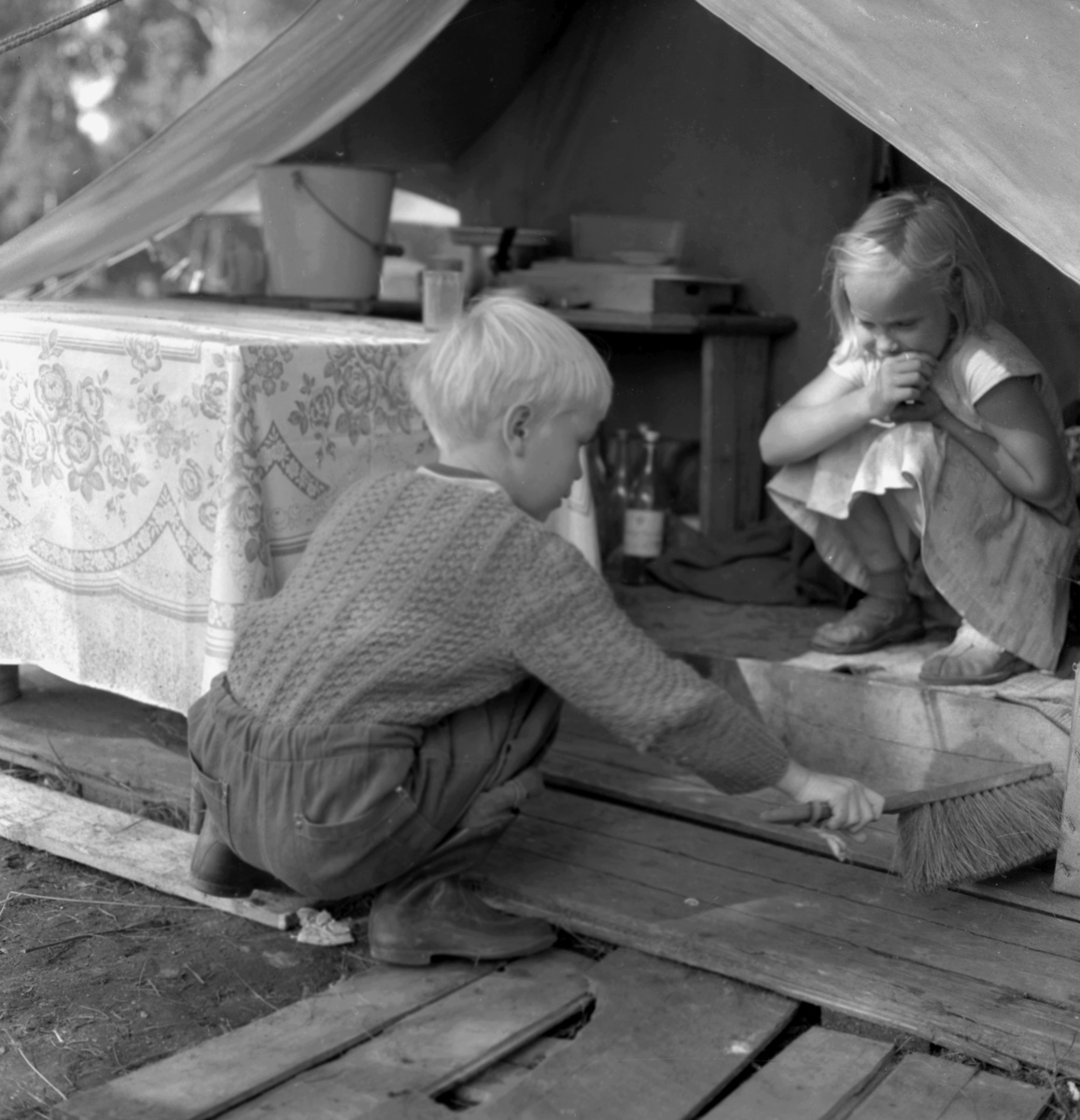 Örebro Kuriren, Tältstaden i Hästhagen. 18 augusti 1955