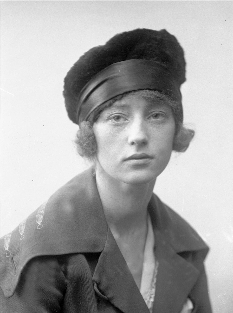 Gustav Borgen, Portrett, frøken Marie Warhus.