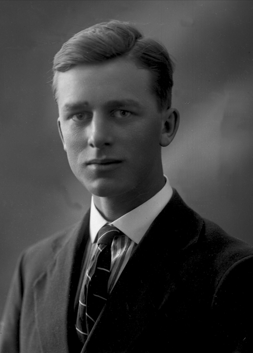 Gustav Borgen, NFB.28002