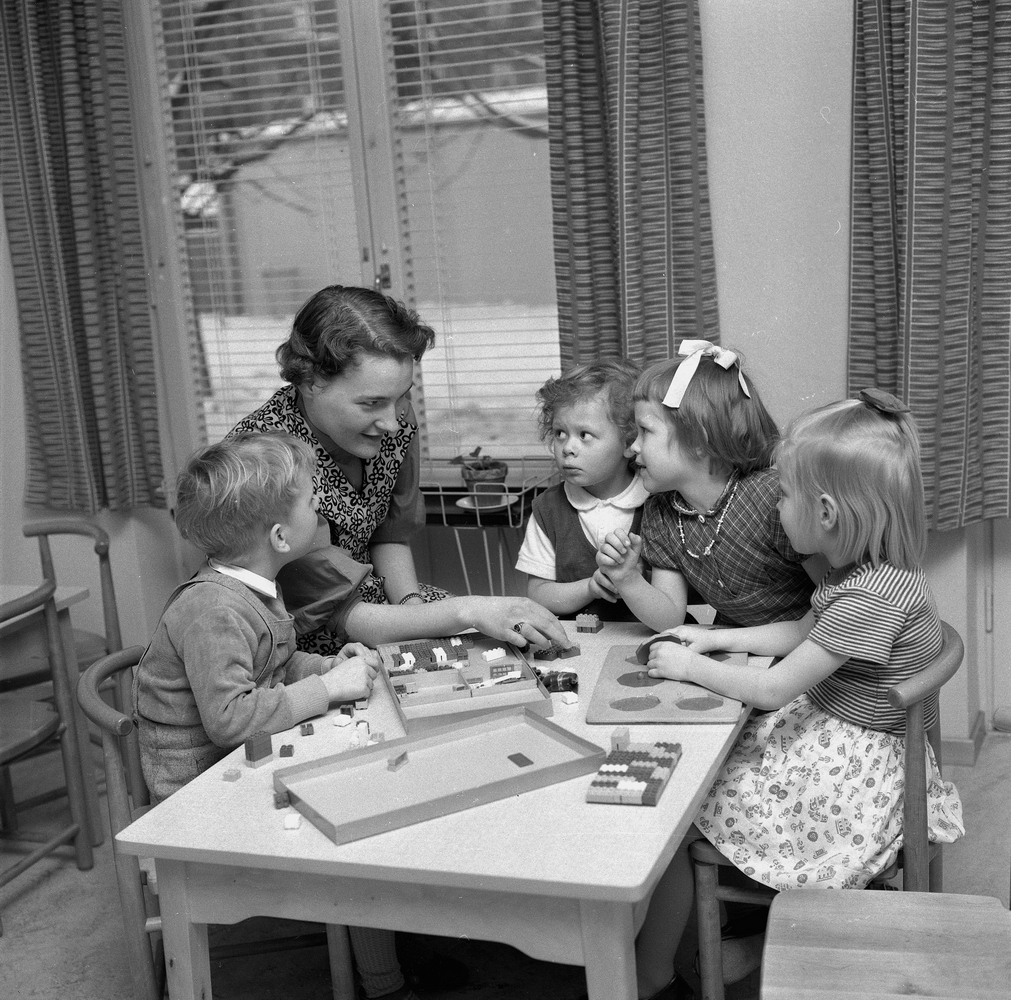 Örebro Kuriren, Daghem i Längbroparken. 17 februari 1955