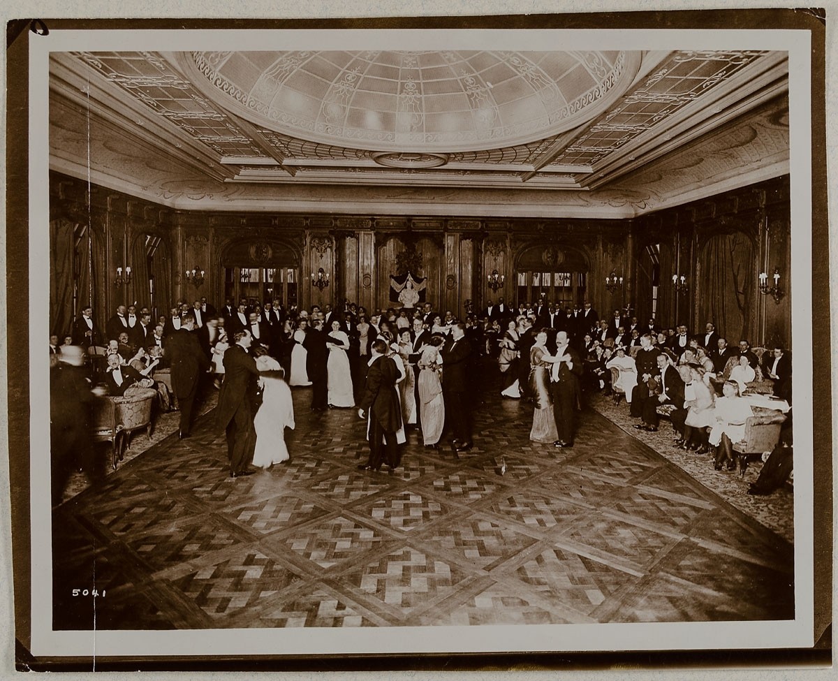 Johann Hinrich W. Hamann, Tanzball