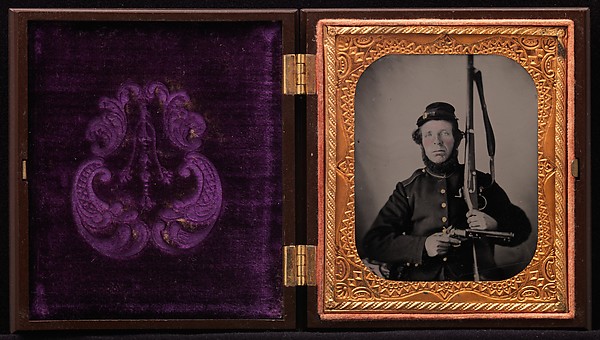 Unknown, [Union Private with Musket and Pistol]