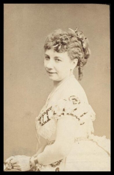 London Stereoscopic and Photographic Company, Guy Little Theatrical Photograph