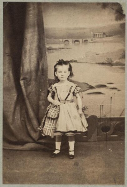 Unknown, Carte-de-visite photographs (480). Four photographs  are dry-mounted to each sheet (120).