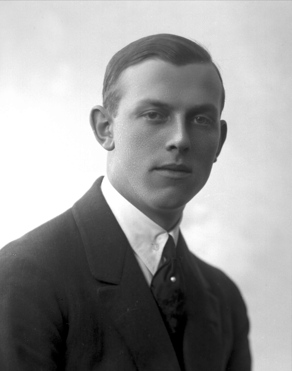 Gustav Borgen, NFB.34090