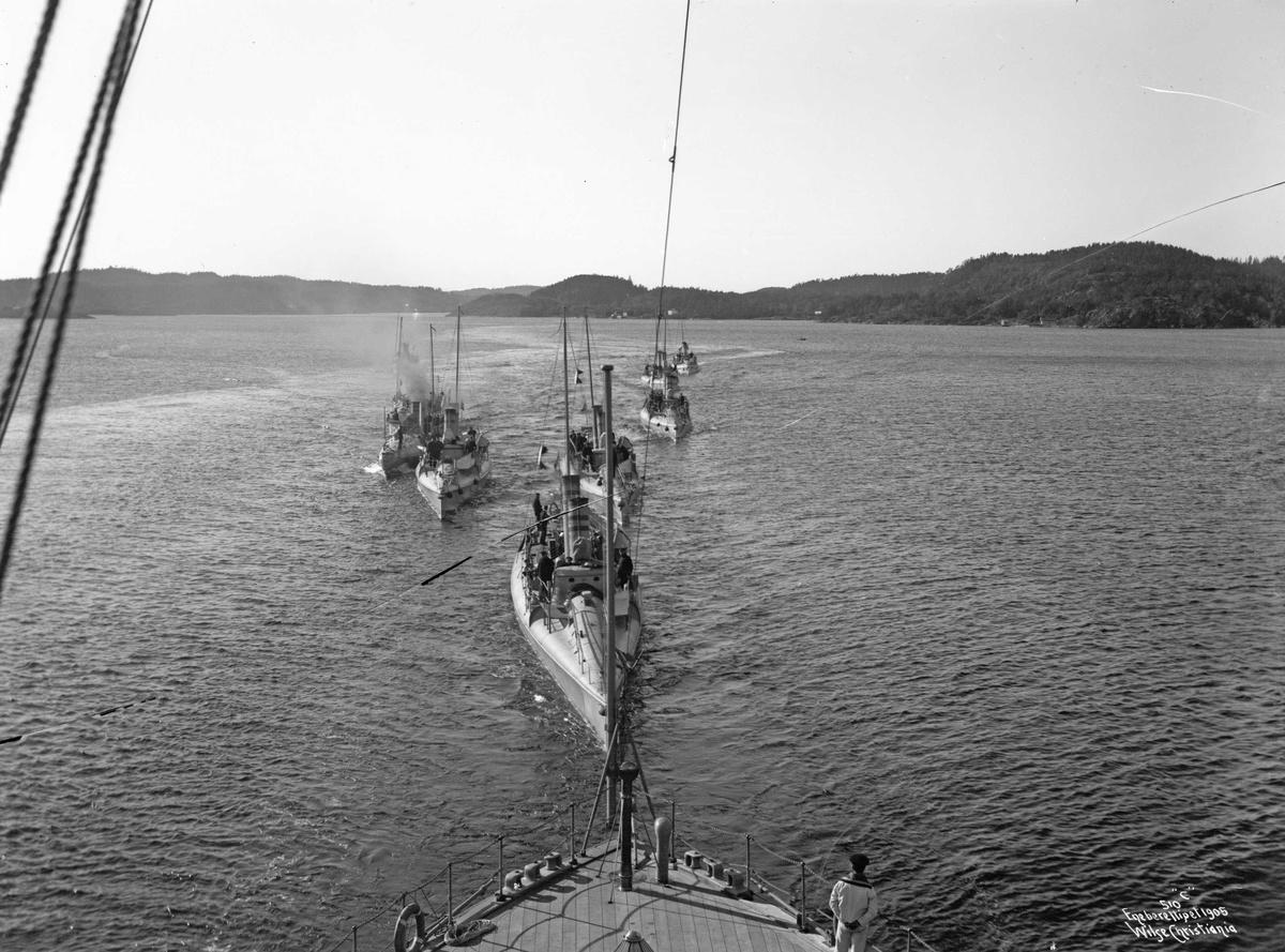 Anders Beer Wilse, Torpedobåter danner kile