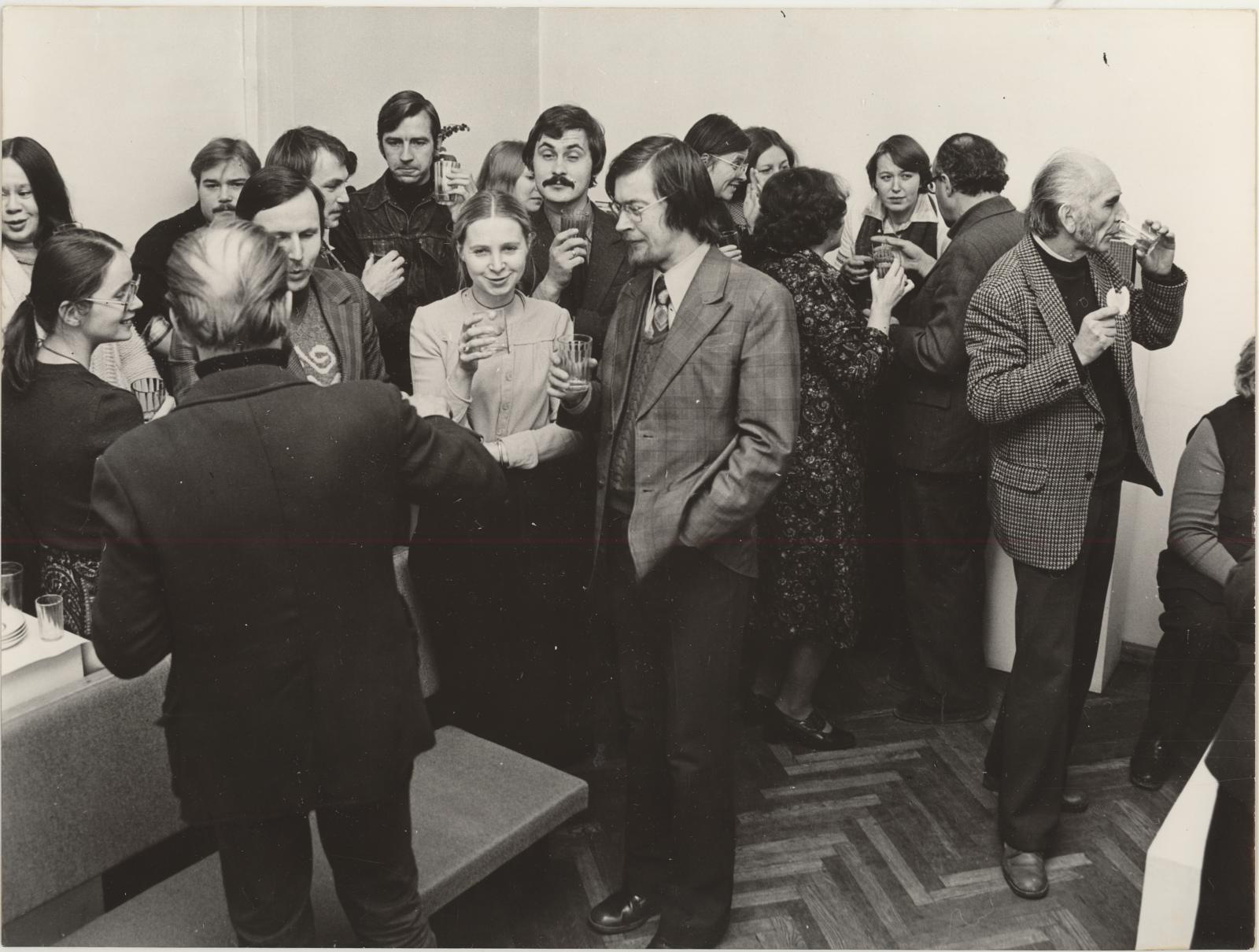 Mari (kujutatu) Pill, M. Mikofi näituse avamisel TKM-is 14.12.1979.a.