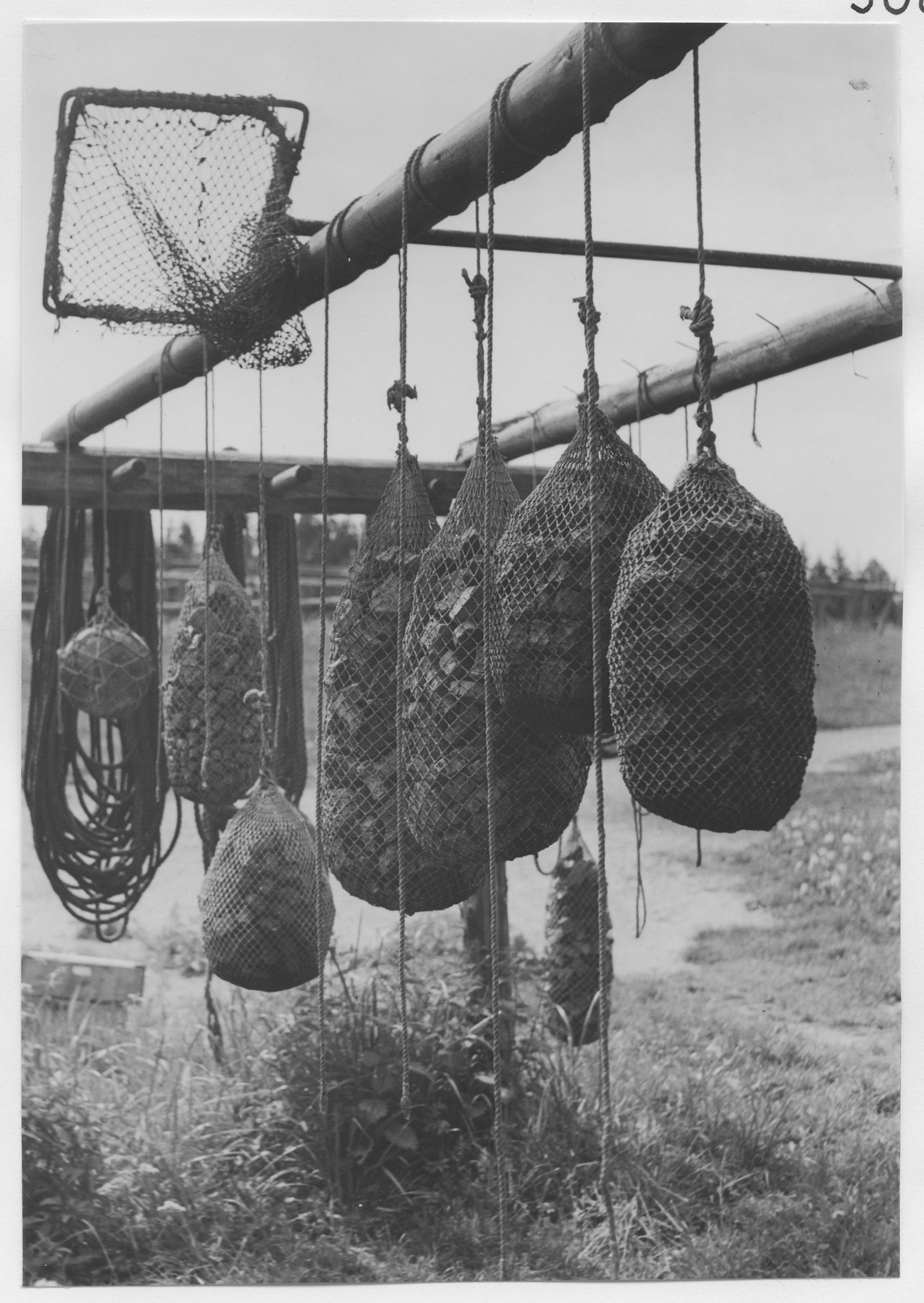 Mårten Sjöbeck, Gårdskär, fiskehamnen med sjöbodar och redskap