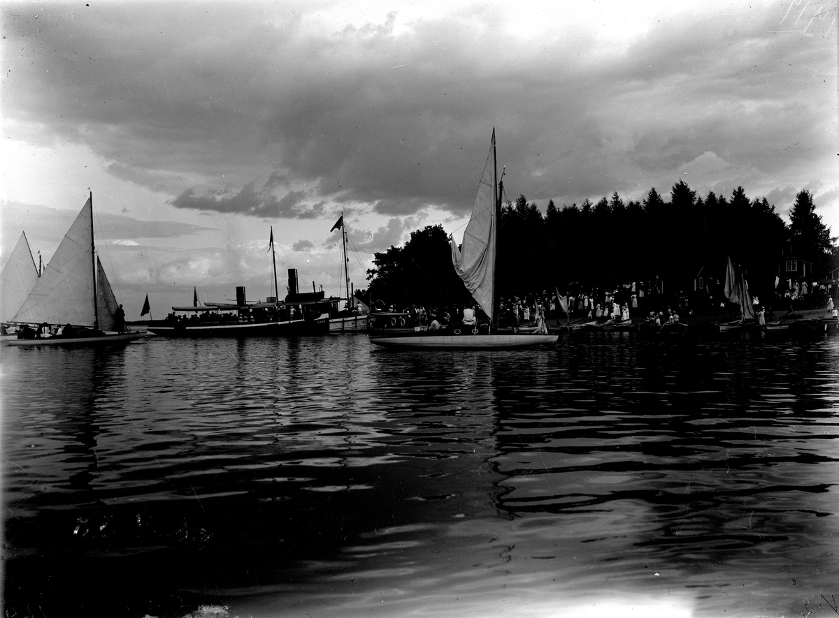 Ellert Johan Viktor Sörman, Malmön, segelbåtar och ångbåt. Fotograf E Sörman?