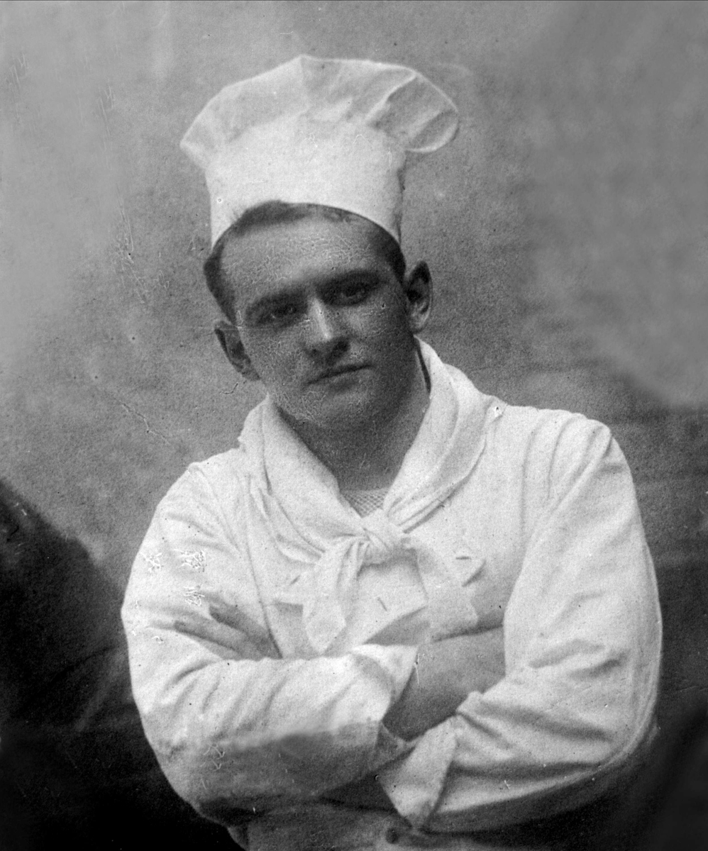 Gustav Borgen, Avfotografering. Portrett, mann i kokkeuniform.