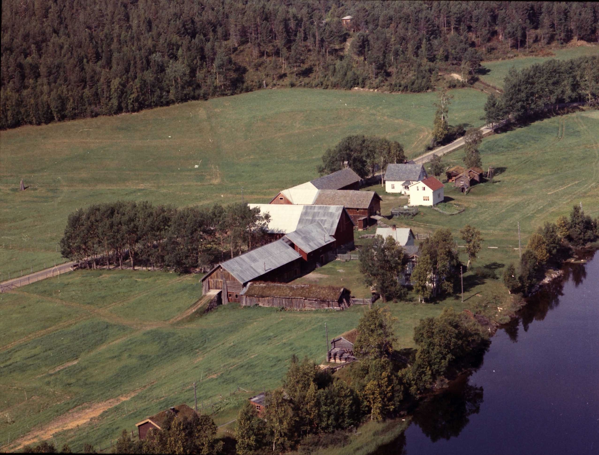 Widerøes Flyveselskap A/S, Gårdsbruk.