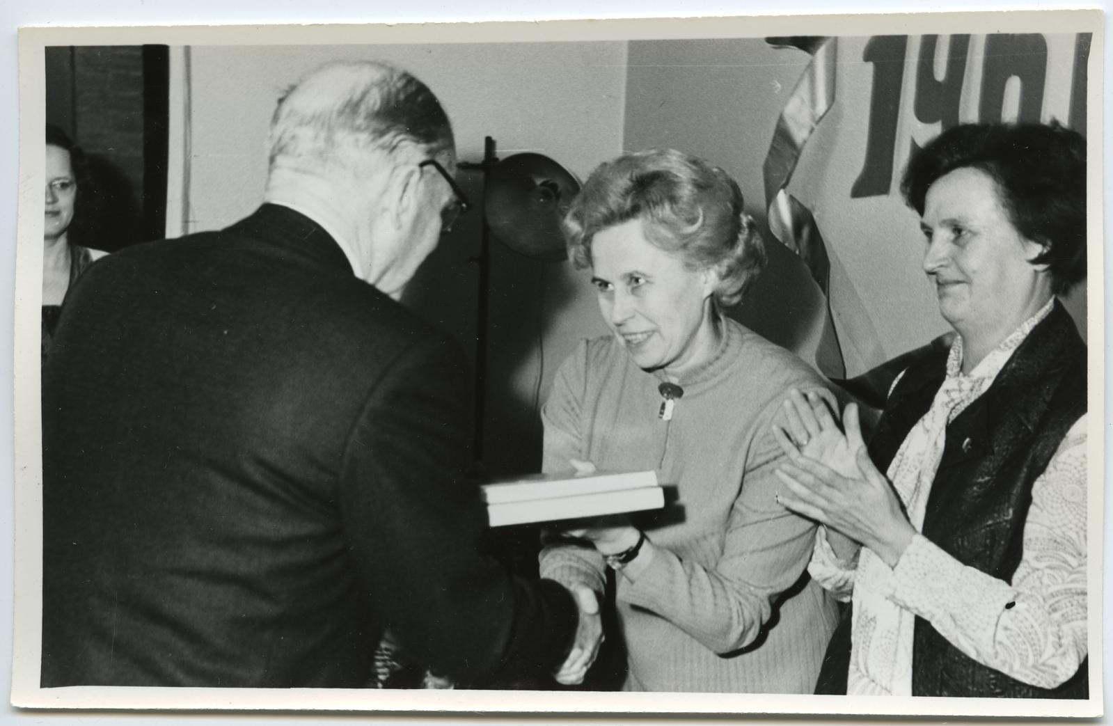 resin (depicted) pond, solemn act at Lectory 21, which precedes the 10th anniversary conference. October 1971.