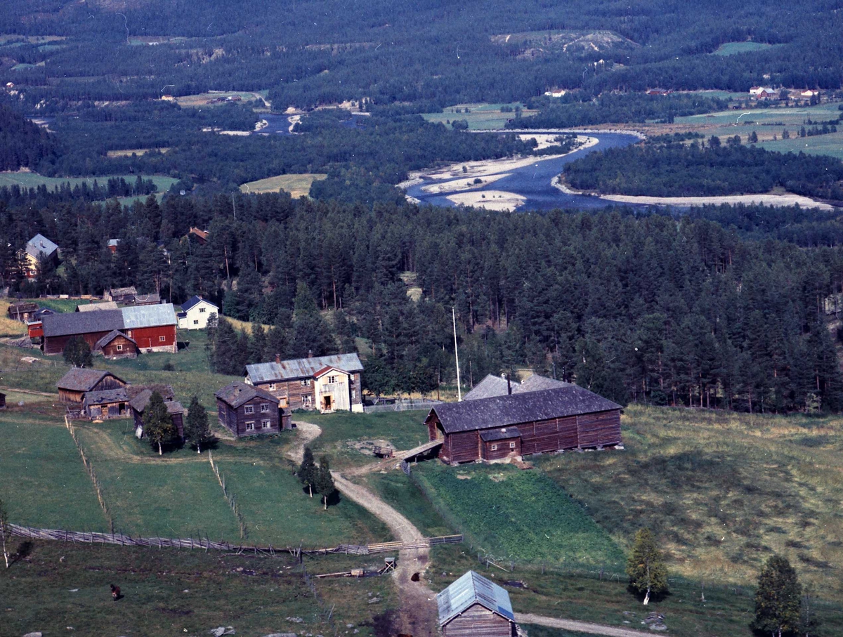 Widerøes Flyveselskap A/S, Gårdsbruk.
