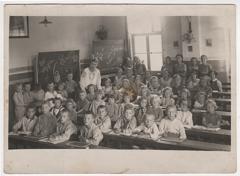 Unknown artist, Klassenfoto kath. Volksschule Bodendorf, Jahrgang 1914 bis 1922