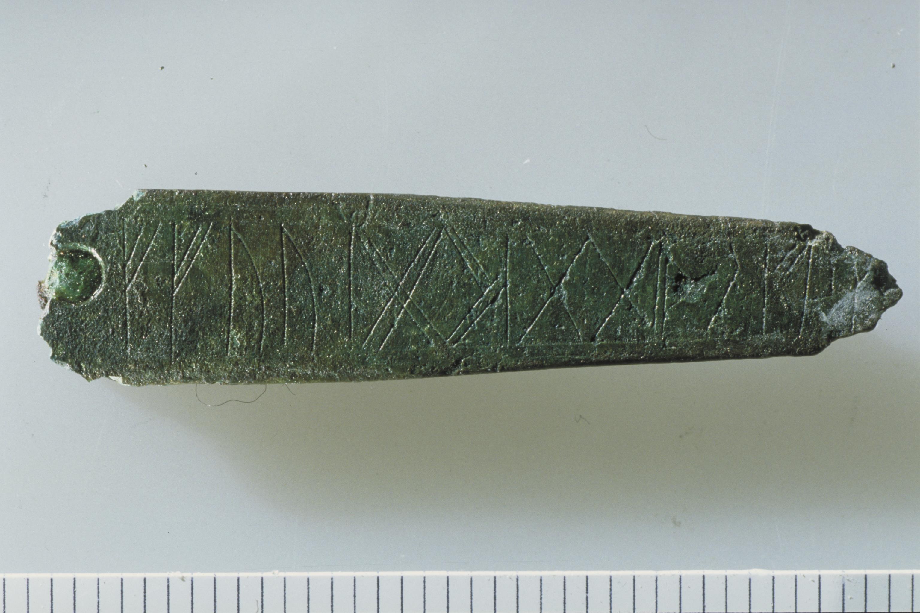 Bengt A Lundberg, Sm Bleck (brons), bältesdetalj