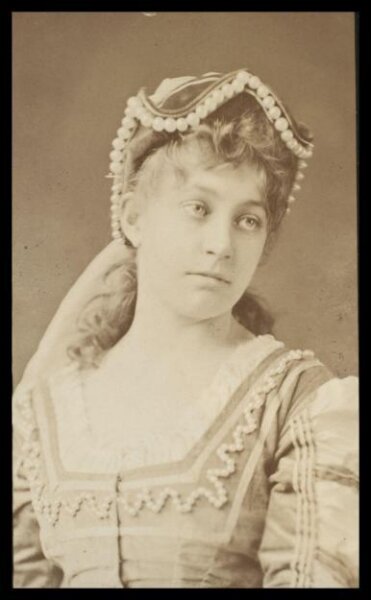 London Stereoscopic and Photographic Company, Guy Little Theatrical Photograph
