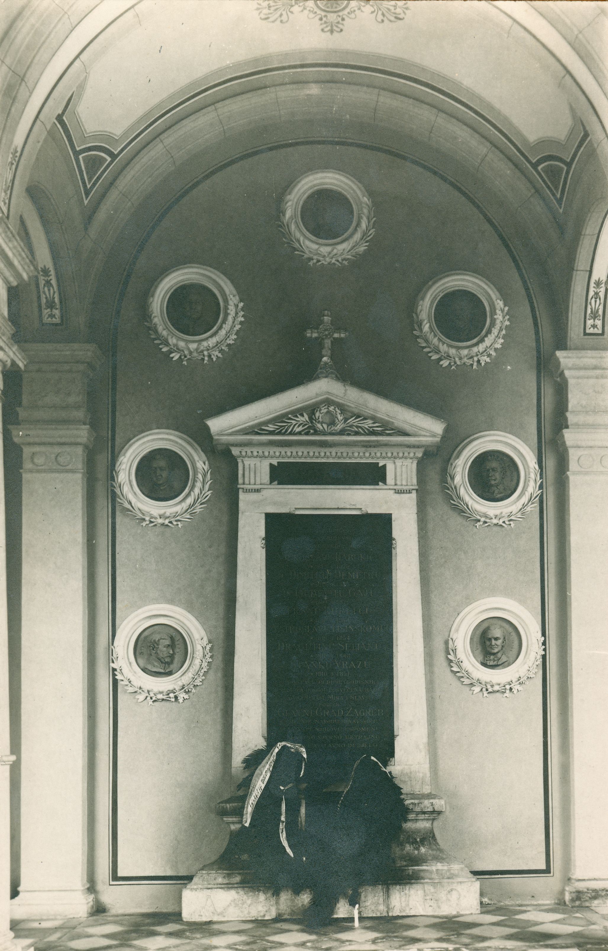 Vladimir Horvat, Zagreb (Mirogoj) - Ilirska arkada