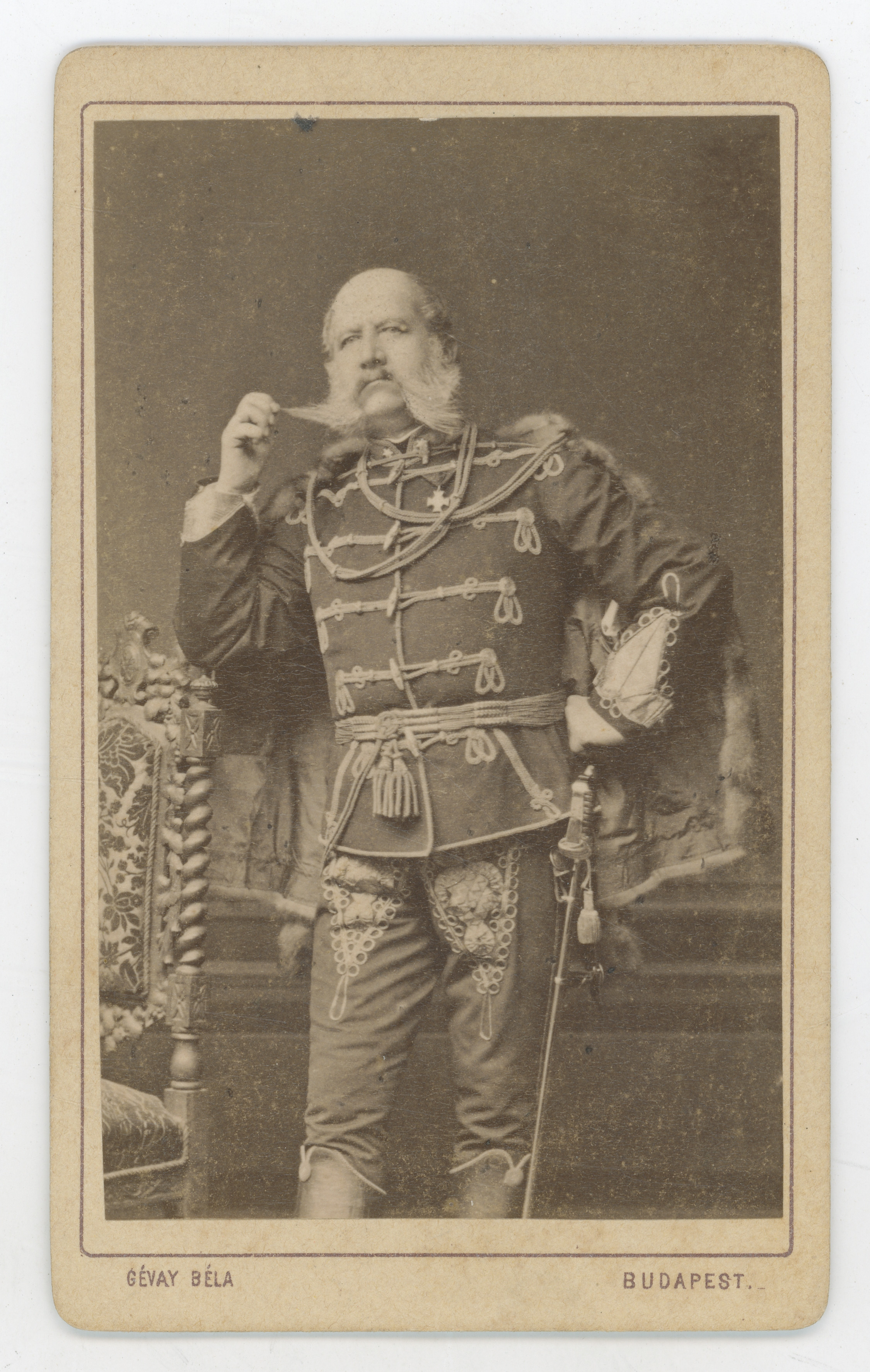 Béla Gévay, Magnat suče brk