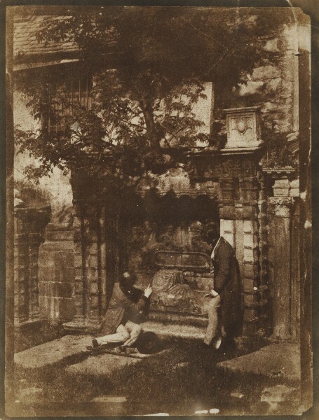 Hill & Adamson, [Greyfriars' Churchyard, the Naismith Monument with Thomas Duncan and D. O. Hill]