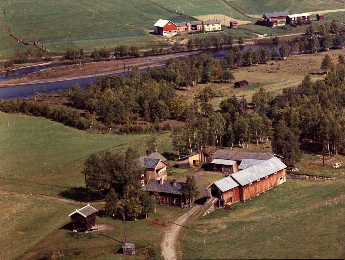 Widerøes Flyveselskap A/S, Gårdsbruk.