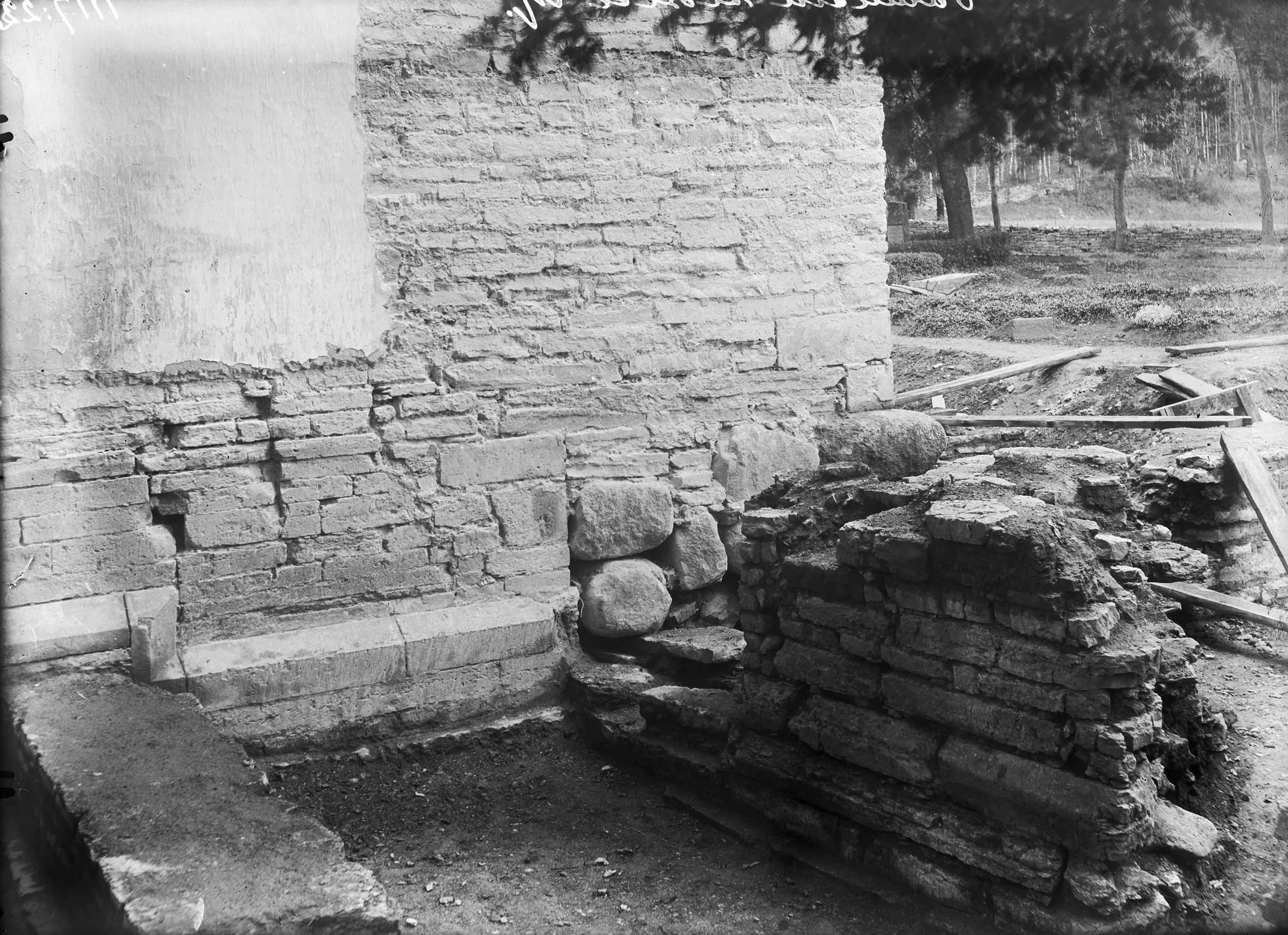 Axel Forssén, Varnhems klosterruin