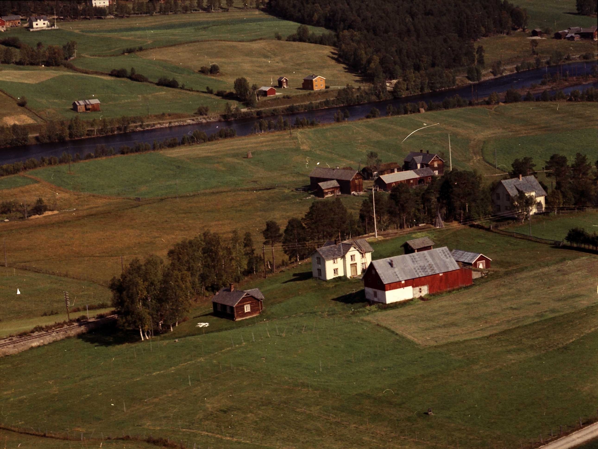 Widerøes Flyveselskap A/S, Gårdsbruk.