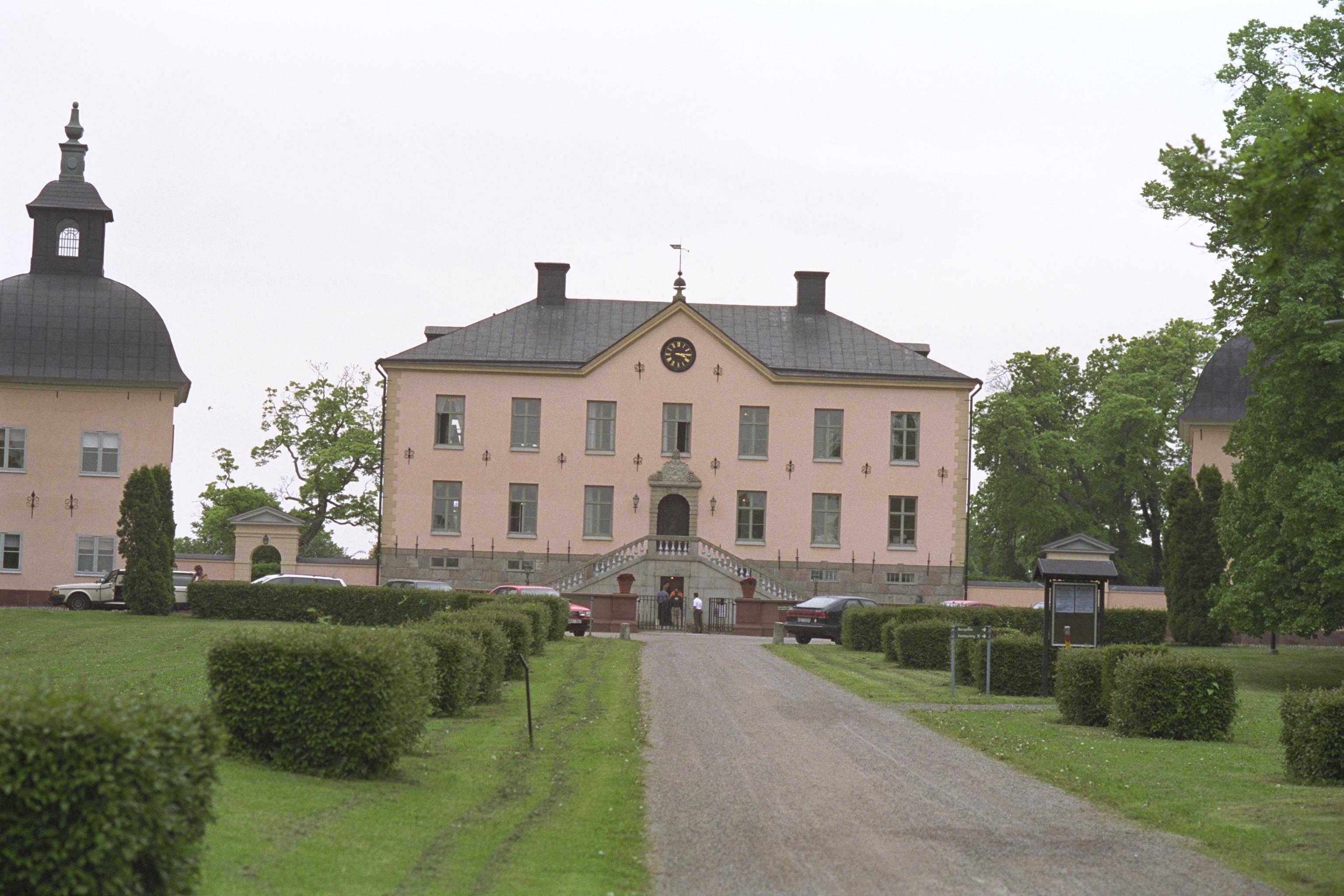 Bengt A Lundberg, Hässelby slott