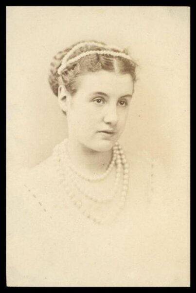 London Stereoscopic and Photographic Company, Guy Little Theatrical Photograph