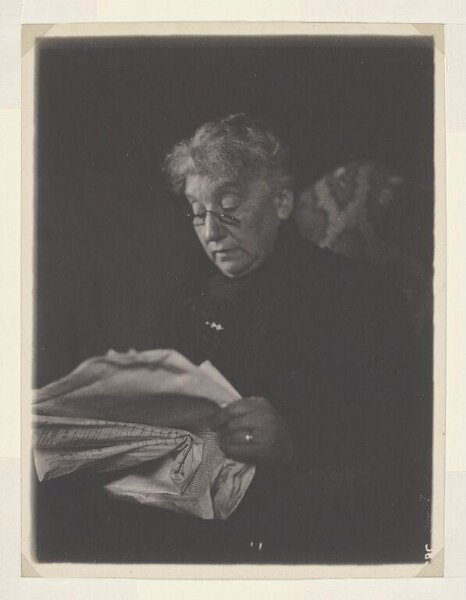 Warburg, Agnes Beatrice, Mrs Josephine Raphael