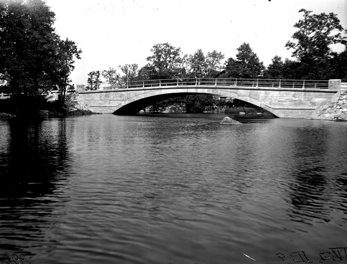 Ellert Johan Viktor Sörman, Bron vid Kallstena från vänster. Fotograf E Sörman.