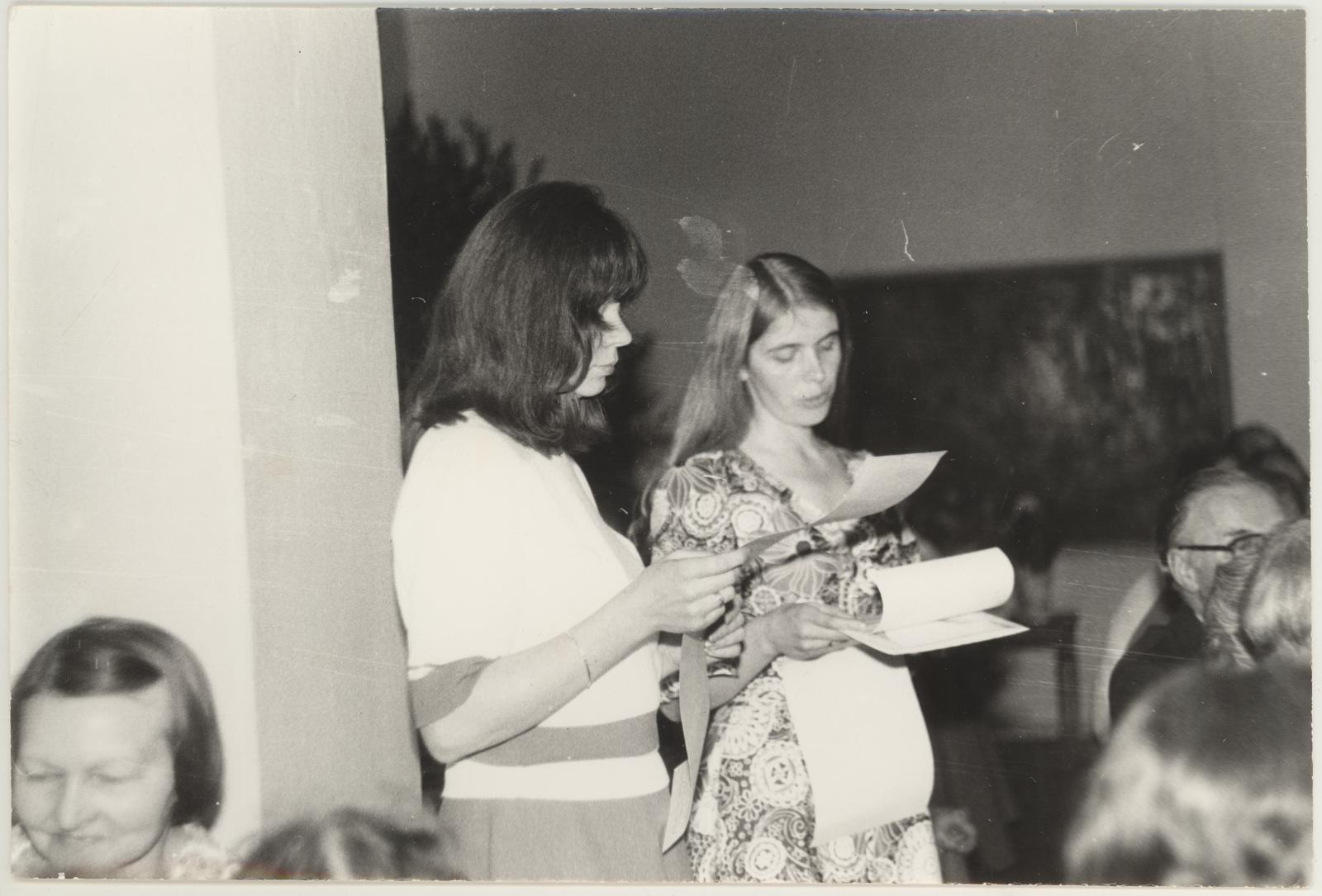 Mari (kujutatu) Pill, V. Ermi 70. sünnipäev 1975.a. mais.