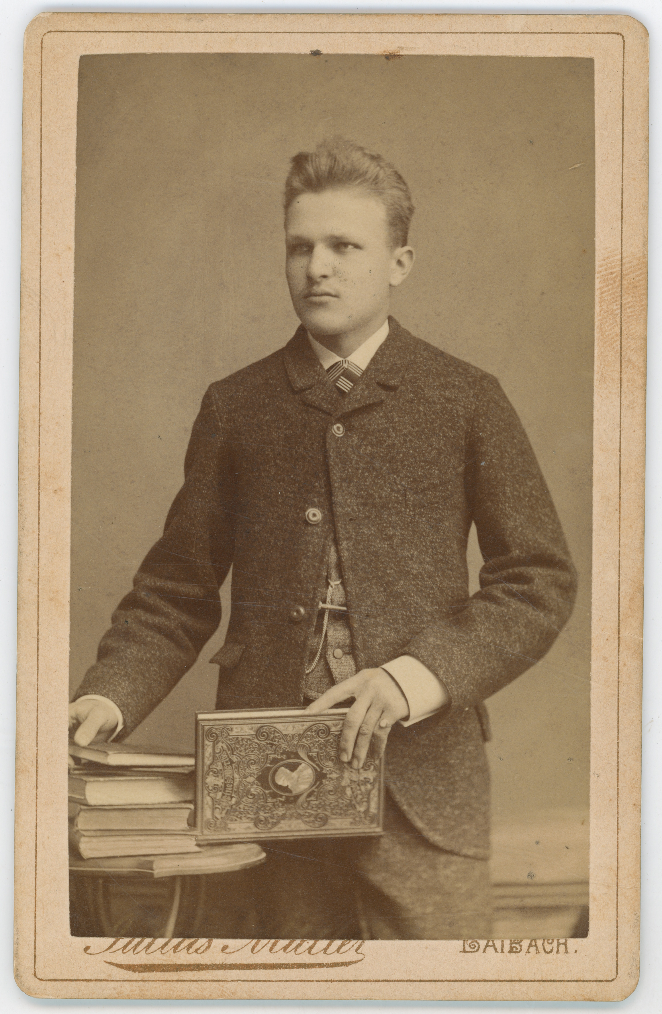 Julius Müller, Mladić s albumom