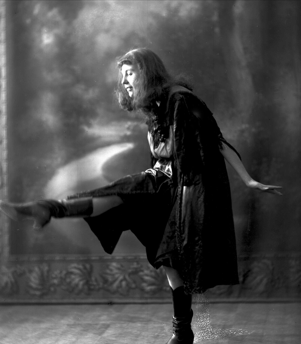 Gustav Borgen, Portrett, frøken Kitty Normann, danser.