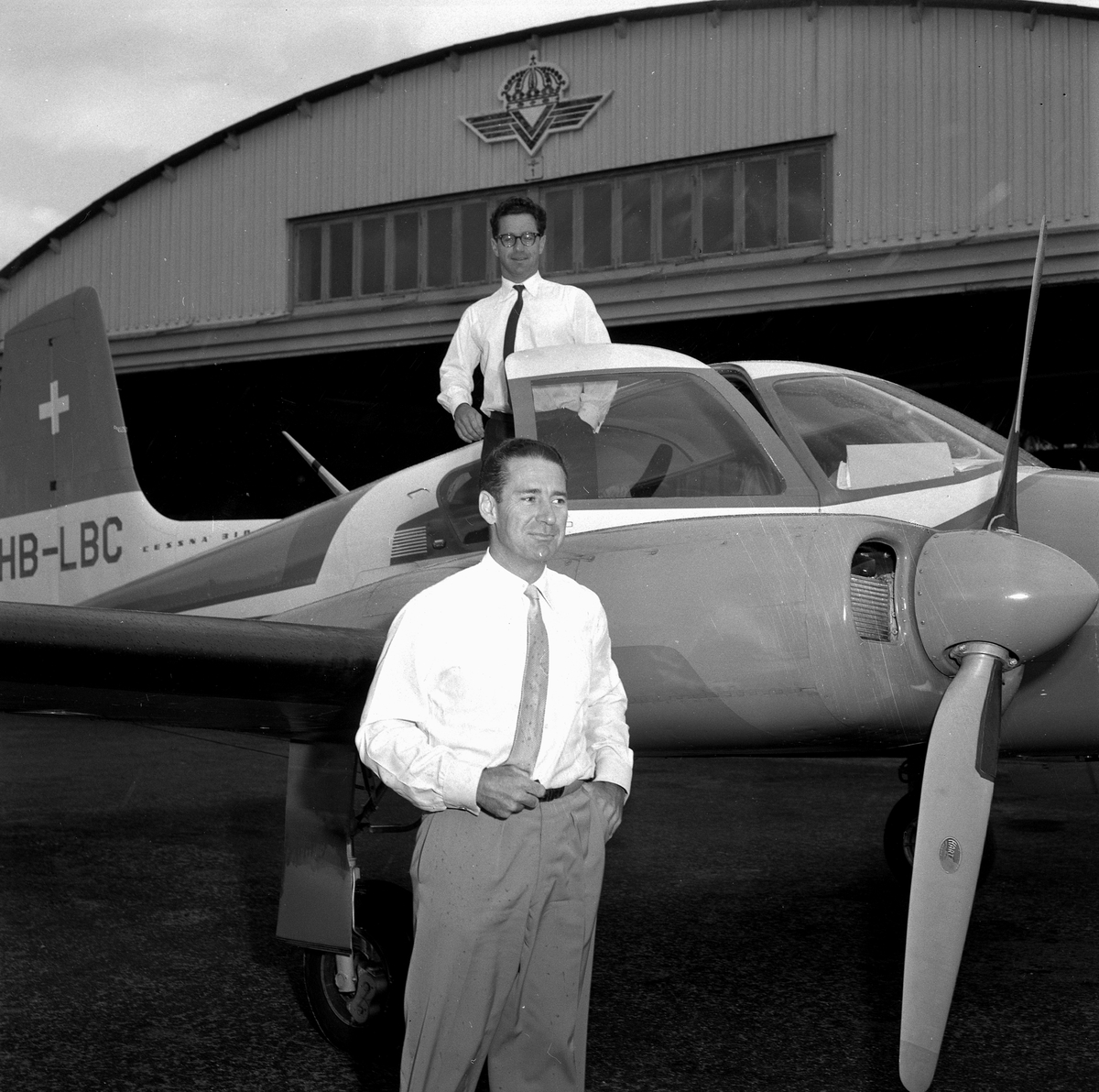 Örebro Kuriren, Flygande försäljare. 15 september 1955.