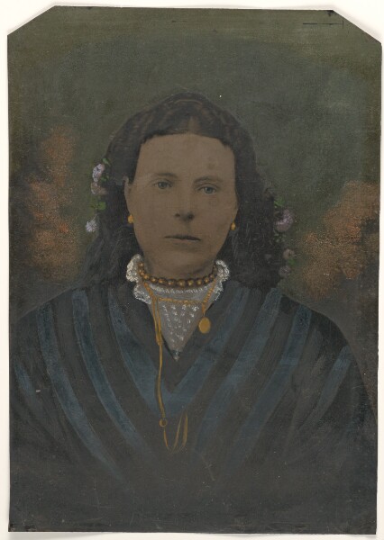 Unknown, [Portrait of young woman]