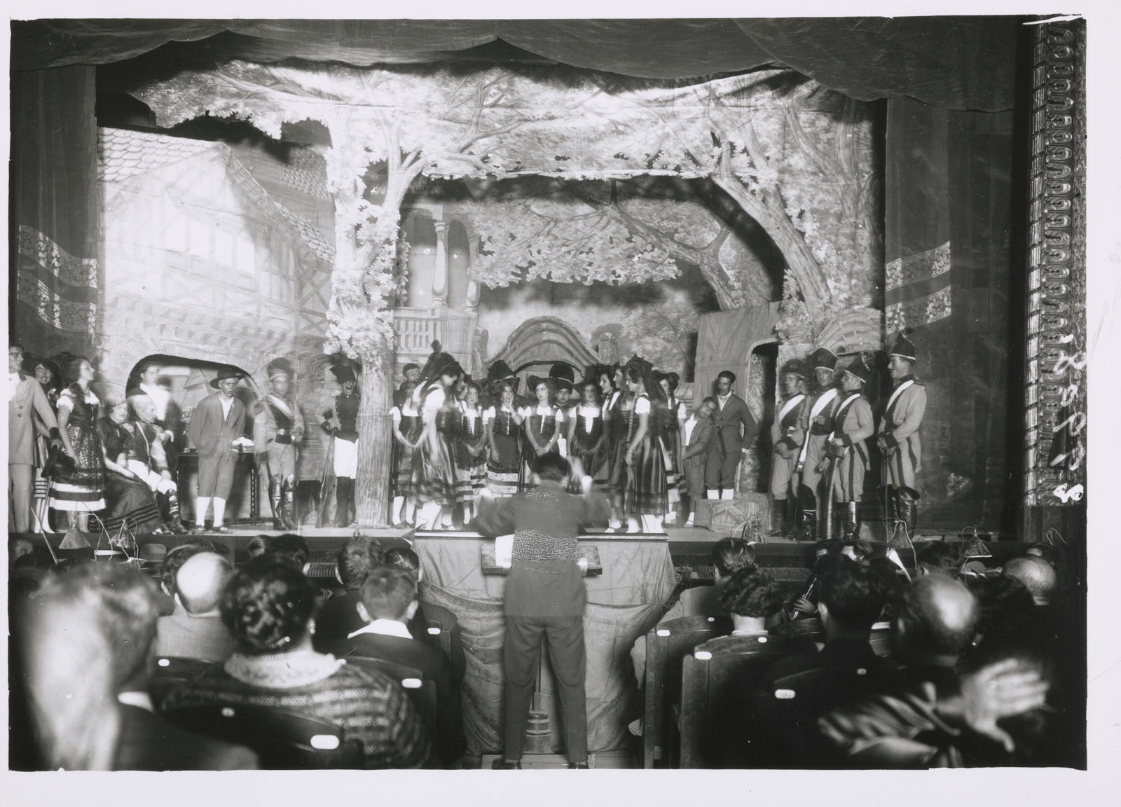 Desconegut, [Municipal Theater]