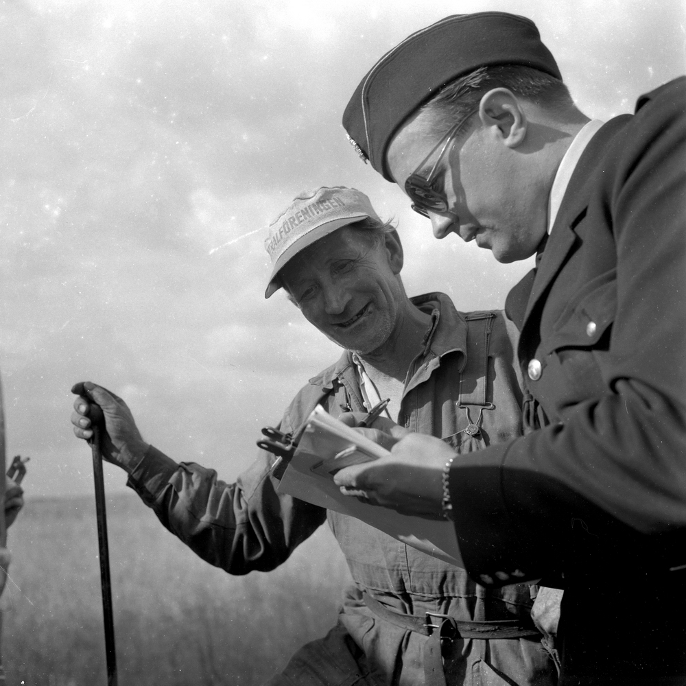 Örebro Kuriren, Polisspärr i Almby. 13 augusti 1955