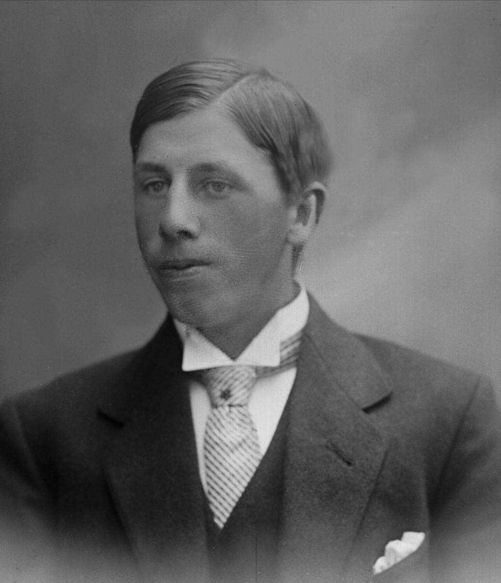 Gustav Borgen, NFB.37666