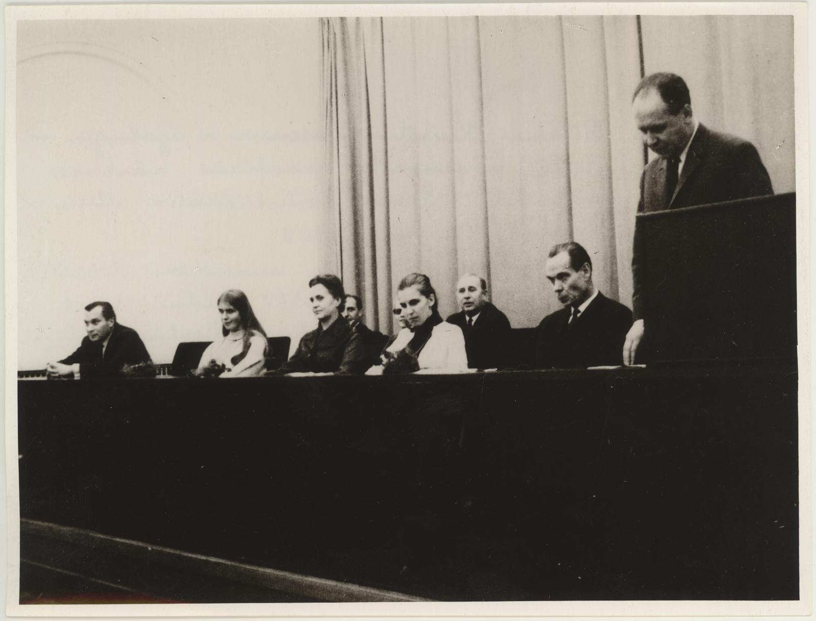 resin (depicted) pond, Opening of exhibition of Estonian Soviet graphics at the Museum of the Workers' Movement, Brno, 17.11.1969. The opening word features the museum director.