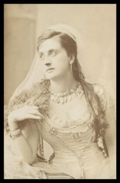 London Stereoscopic and Photographic Company, Guy Little Theatrical Photograph