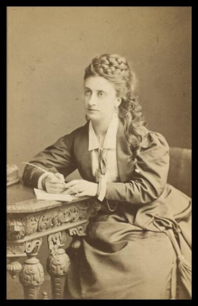 London Stereoscopic and Photographic Company, Guy Little Theatrical Photograph