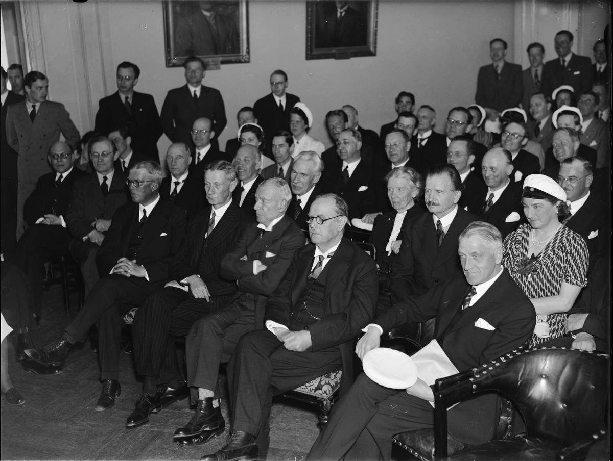Paul Sandberg, Secretary Willgott Stenholm Rector David Blomqvist, Count Eugène von Rosen, Justice Council Axel Afzelius, director musices Sven E Svensson, freestanding Wera von Essen, artist David Wallin and fellow Macedoniatrix Elisabeth Ringnér among the interrogators when Upland’s nation celebrated its 300th …