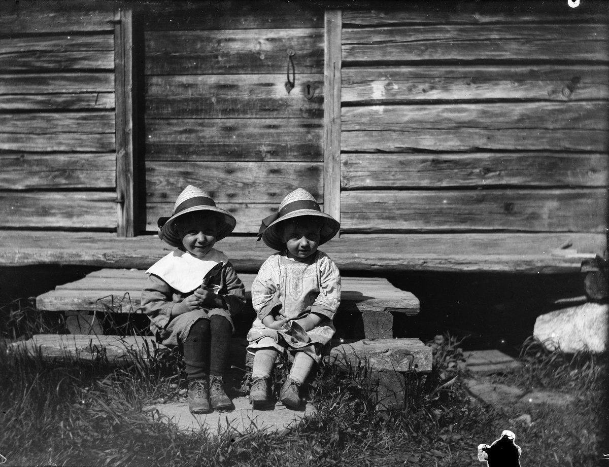 St Joseph, Rolf and Kalle ärnström, likely Djura, Leksands parish, Dalarna