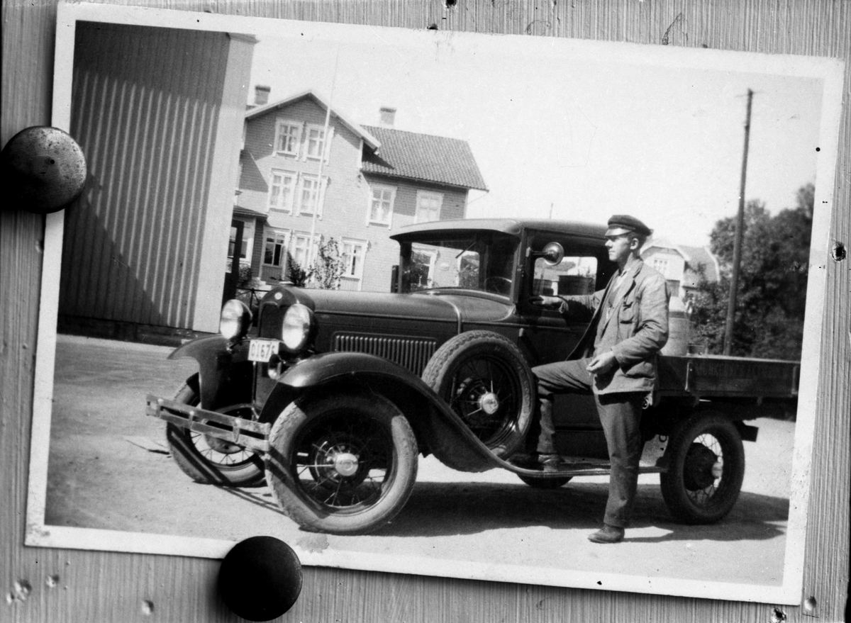 Oscar Finished, Ford 1930-31 pickup.