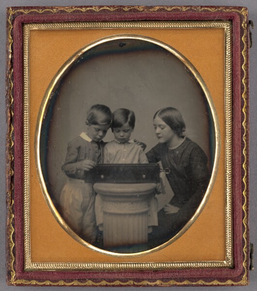 Unknown, [Portrait of Two Children and Their Mother Viewing a Music Box]
