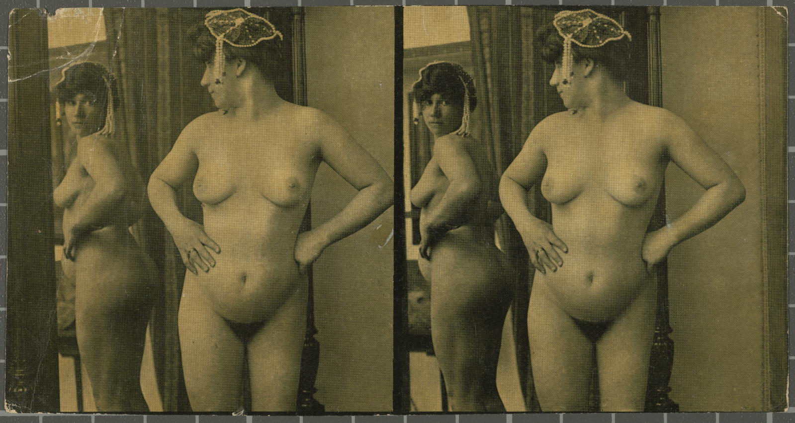 Desconegut, [naked girl reflected in a mirror]